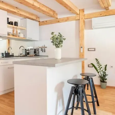Spacious Castle View Loft Old Centre Apartma *