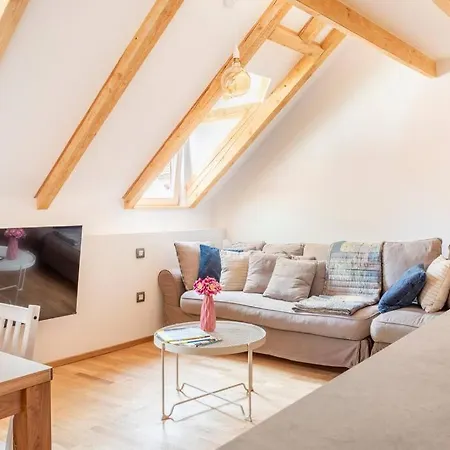 Apartma Spacious Castle View Loft Old Centre Ljubljana